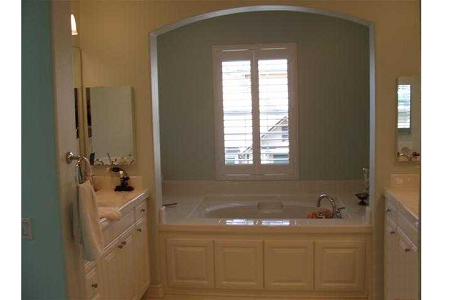 Tustin Legacy Verandas Bathroom